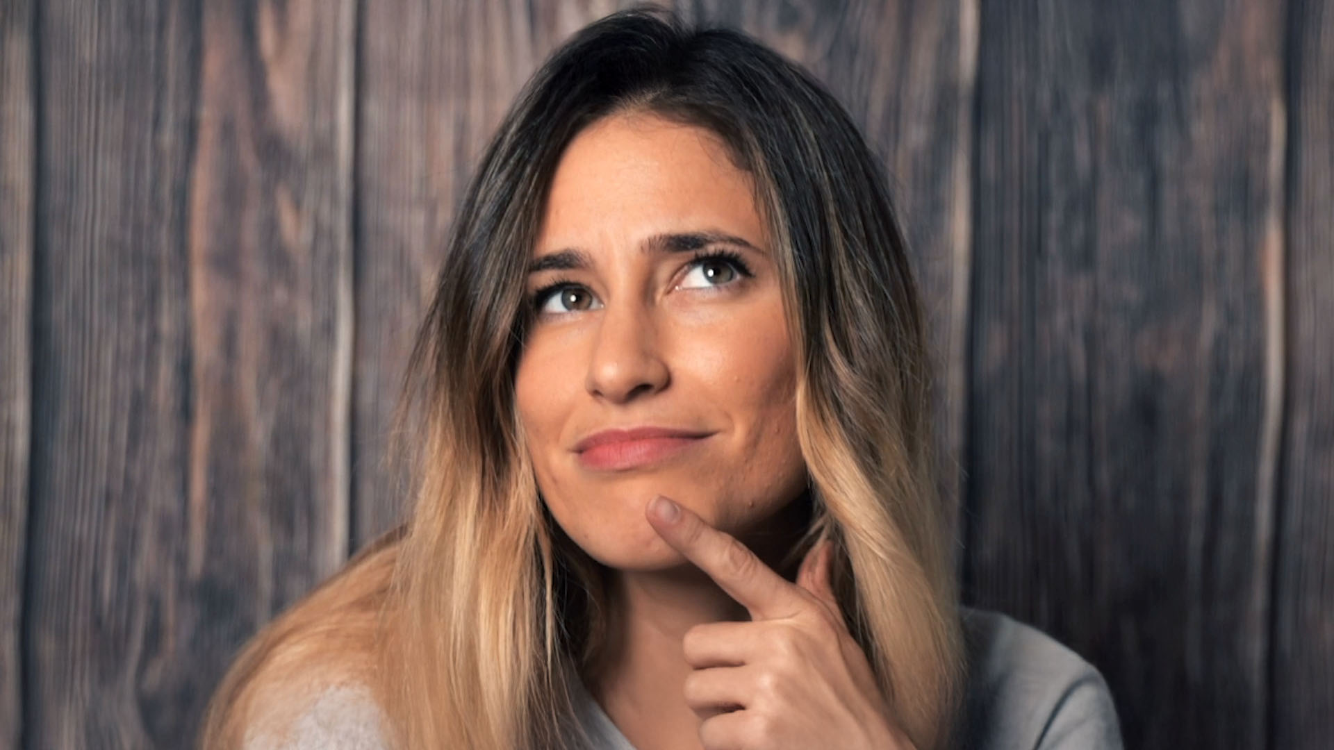 Presentadora_Viajeras_con_B-B_travel_Secuoya-nexus